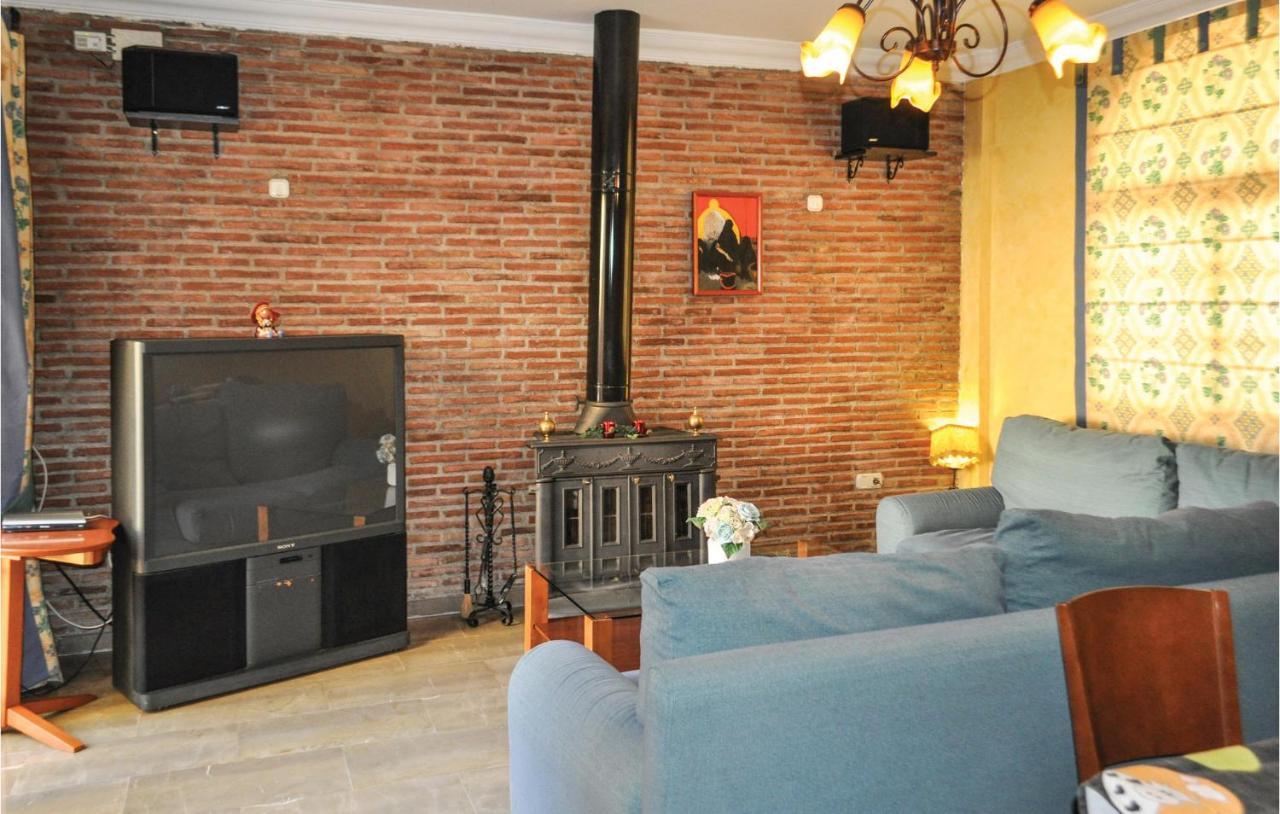 Cozy Home In Olivares With Outdoor Swimming Pool Dış mekan fotoğraf