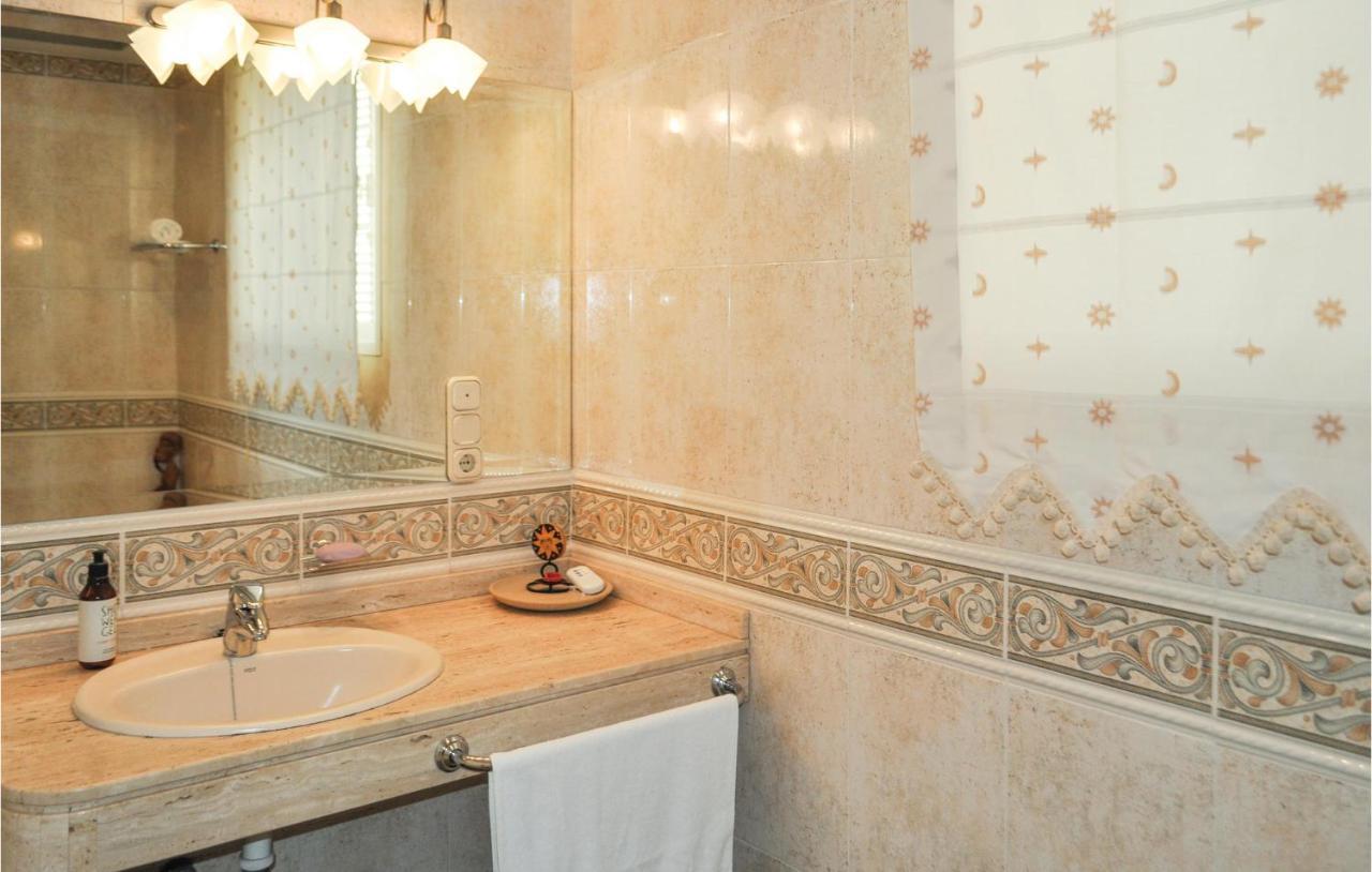 Cozy Home In Olivares With Outdoor Swimming Pool Dış mekan fotoğraf